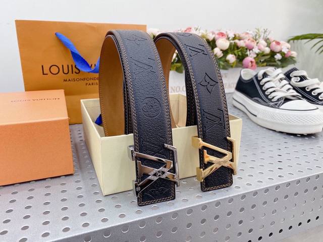 p 240路易威登Louis Vuitton (法国) 专柜品质 官网同步 宽度3.8Cm 精美钢扣头 原版意大利双面进口小牛皮原版花纹 手感极佳 上身郊果棒