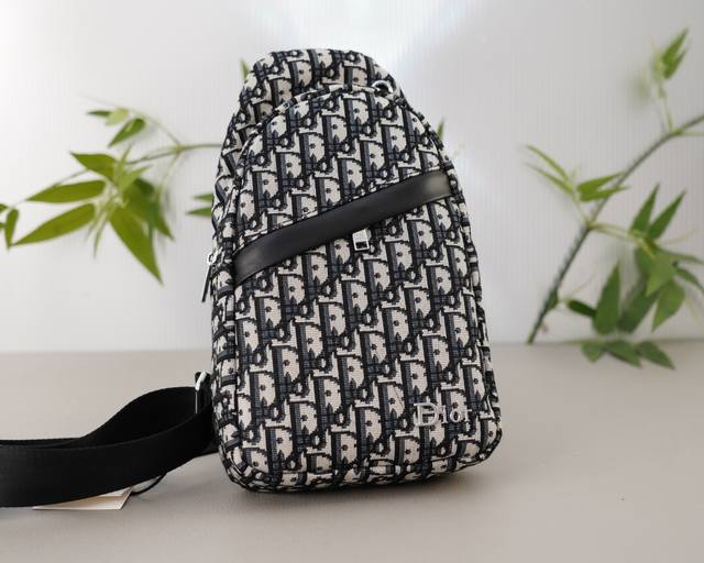 p120 迪奥 官网同步 高版本 胸包 永恒不过时的标志性产品 纯原单布料 顶级五金制作 非市面普通版本 今年Dior最爱的款式 全部实拍 实用性非常高 完全不 p120 迪奥 官网同步 高版本 胸包 永恒不过时的标志性产品 纯原单布料 顶级五金制作 非市面普通版本 今年Dior最爱的款式 全部实拍 实用性非常高 完全不