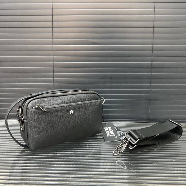 p180 Montblanc 万宝龙 牛皮相机包单肩斜挎包 多功能手提包 实物拍摄 原厂原版面料 配送防尘袋15 X 25Cm。