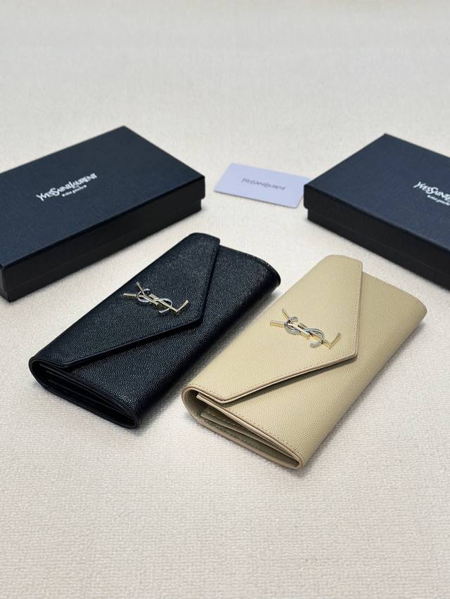 p150颜色 黑尺寸 19X10实拍圣罗兰进口鱼子酱牛皮质感一流独一无二风格，实用内阁超美超时尚必备单品