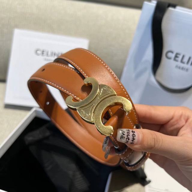 p140 顶级原厂正品级别，非市场普通品质，超火赛琳Celine20上凯旋门腰带2.5Mm精品 顶级进口制作，手感柔软细腻，上身效果超级好看