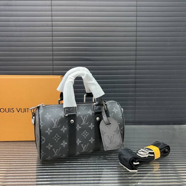 p200 Louisvuitton 路易威登 Keepall 25 系列手袋 印花手提斜挎包 单肩包 采用精湛镶嵌细工，实物拍摄 原厂原版面料 配送小票 防尘布