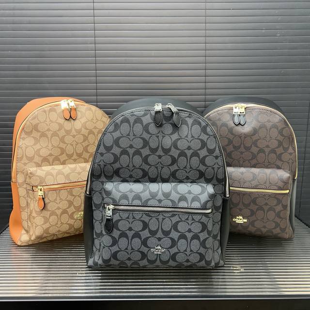 p250 Coach 蔻驰 标志印花双肩包 男士大容量背包 电脑包 经典Logo搭配原厂工艺材质 休闲百搭 采用精湛镶嵌细工 实物拍摄 原厂原版面料 配送防尘袋