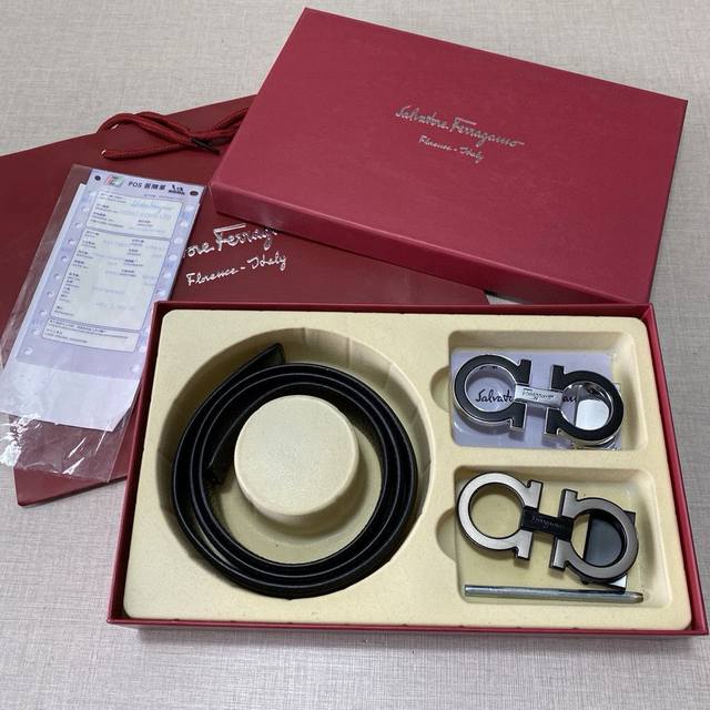 f精品款【☆双扣礼盒套装P150含礼盒】专柜有售 · 菲拉格慕专柜在售正品 · 此款采用双面头层牛皮制作 · 油边细致、长度剪裁。正品开模 · 搭配广州原版扣五