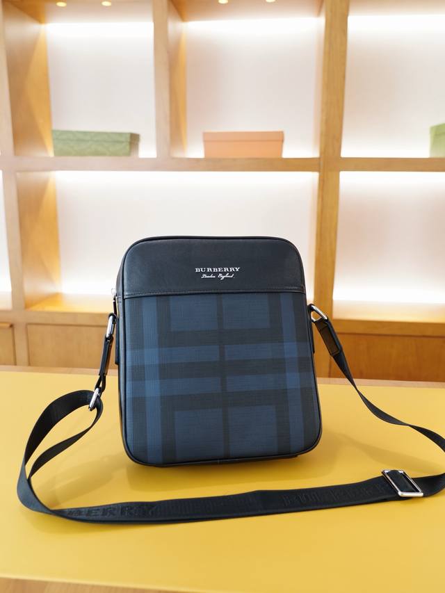 p170 巴宝莉 官网同步 高版本 斜挎单肩背包 永恒不过时的标志性产品 纯原单牛皮 顶级五金制作 非市面普通版本 今年Burberry最爱的款式 全部实拍 实