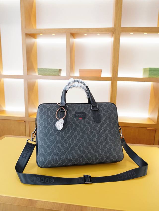p200 古驰 官网同步 高版本 手提斜挎背包 永恒不过时的标志性产品 纯原单小牛皮 顶级五金制作 非市面普通版本 今年Gucci最爱的款式 全部实拍 实用性非