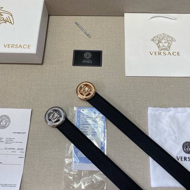 品牌:范思哲 P120 等级:定牛制皮、新开款模。带宽3.5厘米.油精边致 电脑车线 实物摄拍无修饰 上身效果超好、配专柜套全包装.送礼自首带选。 扣头:广州原 品牌:范思哲 P120 等级:定牛制皮、新开款模。带宽3.5厘米.油精边致 电脑车线 实物摄拍无修饰 上身效果超好、配专柜套全包装.送礼自首带选。 扣头:广州原