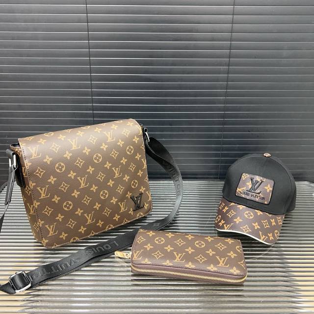 p230 Louisvuitton 路易威登 三件套套盒 帽子 男包 钱包 精品百搭款 高品质 配送礼盒 p230 Louisvuitton 路易威登 三件套套盒 帽子 男包 钱包 精品百搭款 高品质 配送礼盒
