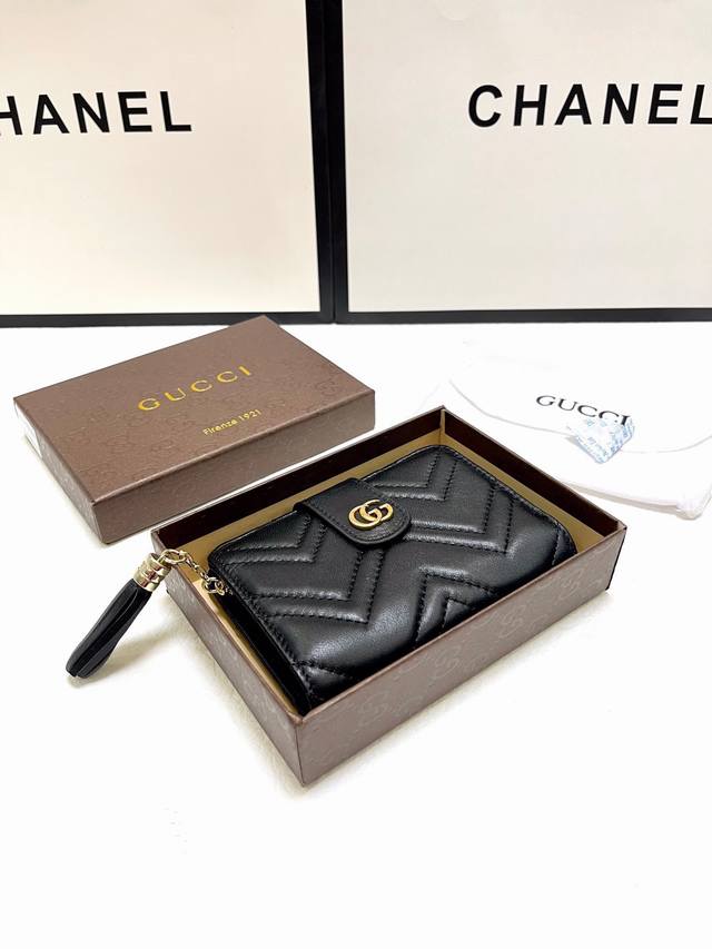 p140颜色 黑尺寸 15X10实拍古奇款三折短款钱包进口羊皮质感一流独一无二风格，实用内阁超美超时尚美女必备单品