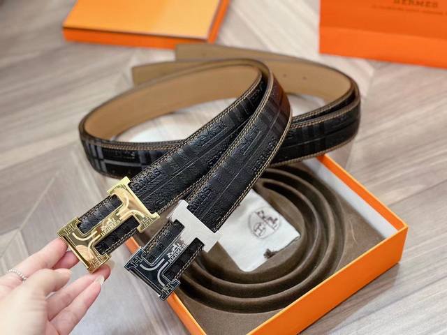 p240 hermèS爱马仕经典元素,正反两面呈现不同色调,扣头金属工艺,经手工打磨而成,环绕细节,定格精彩瞬间。38Mm.皮带腰带 p240 hermèS爱马仕经典元素,正反两面呈现不同色调,扣头金属工艺,经手工打磨而成,环绕细节,定格精彩瞬间。38Mm.皮带腰带