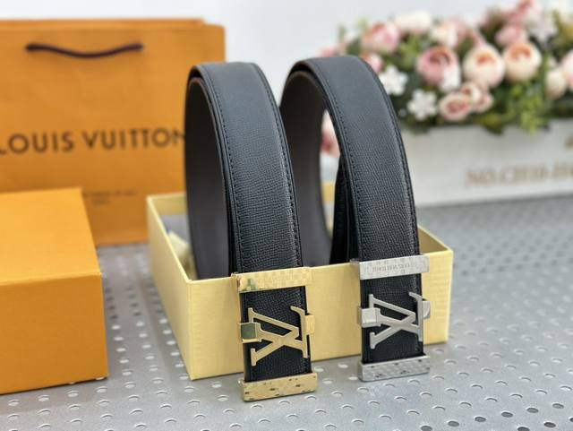 p 250 路易威登原单专柜新款正品 不褪色扣头。搭配双面进口头层原版牛皮腰带双面可用 一面黑色 一面咖啡 看细节 超级实用 原版质量宽度3.8工艺精湛[鼓掌]