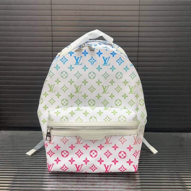 p230 Louisvuitton 路易威登 discovery 印花双肩包 大容量背包 书包 男女通用 经典百搭 实物拍摄 原厂原版面料 配送防尘袋 40 X