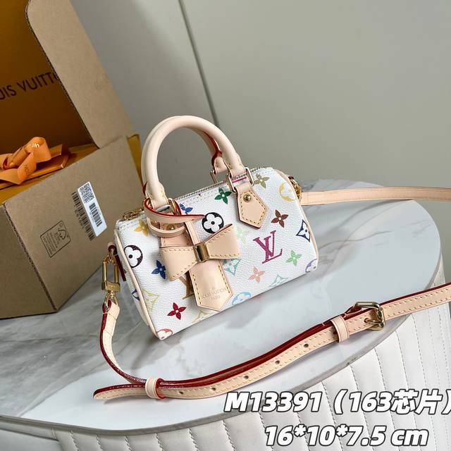 163C01 芯片版 内部价P 款号： M13391 原单加强版 独家实拍背景图 本款 Nano Speedy 手袋选用Monogram 涂层帆布和牛皮革饰边塑