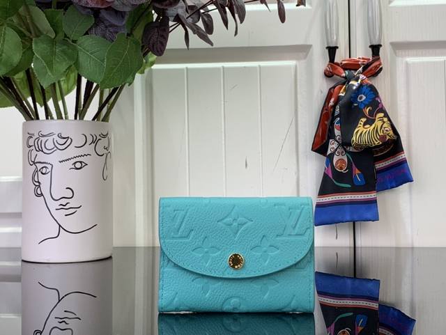 顶级原单 特惠 Lv X Tm Portumone Rosali M14084 绿色 M14085 蓝色 村上隆 “路易威登×村上隆”系列的清新色调重新诠释了象