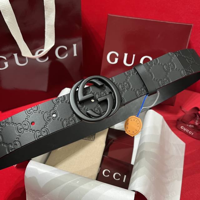 Gucci 意大利进口头层压花小牛皮配平纹底，搭配真空电镀烤漆纯铜扣，经典款式，专柜有售，市场顶级品质，支持验货 配送全套专柜包装，宽度 4.0Cm