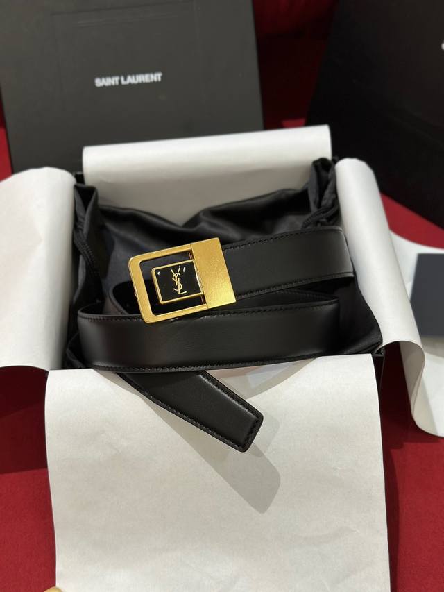 圣罗兰 双面意大利进口头层小牛皮，搭配真空电镀仿古铜扣，官网新款，专柜有售，市场顶级品质，支持验货 配送全套专柜包装，宽度 3.0Cm