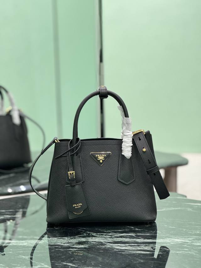 正品级 手提包 迷你号 24全新Doublebagmini号购物袋Double系列灵感Mini Bag进口粗十字纹牛皮,内里配全羊皮 优雅简洁的包身设计正面经典 正品级 手提包 迷你号 24全新Doublebagmini号购物袋Double系列灵感Mini Bag进口粗十字纹牛皮,内里配全羊皮 优雅简洁的包身设计正面经典