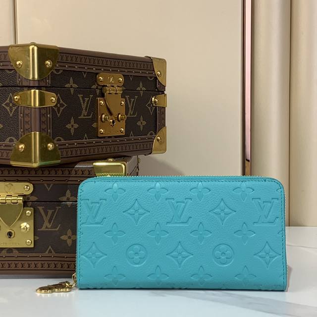 顶级原厂 M13618蓝色白彩 单拉链钱包 Lv × Tm 拉链钱包 以丰富多彩的类别展开的“路易威登×村上隆”系列的签名代码更新为欢快的氛围的“Lv × Tm