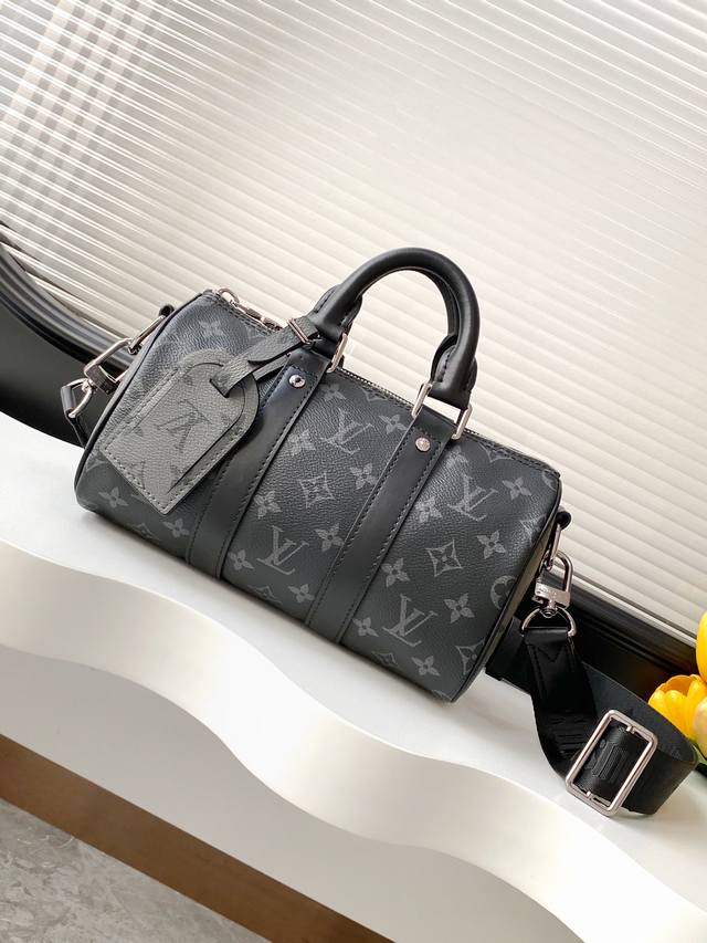 动态变码芯片 顶级原单加强版 M46271黑花 本款 Keepall 25 手袋取材 Monogram Eclipse Reverse 帆布，展现路易威登经典图