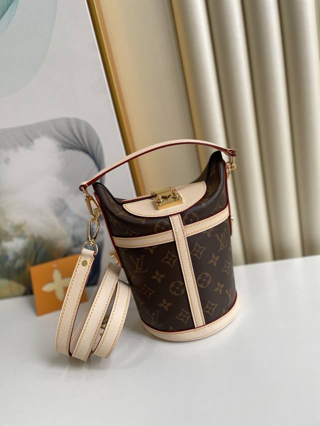 厂价 最高版本原厂皮顶级原单配专柜全套包装 顶级原单 工厂P直销 实物实拍 M43587 尺寸 : 22×23×14Cm Duffle 圆桶薯条包