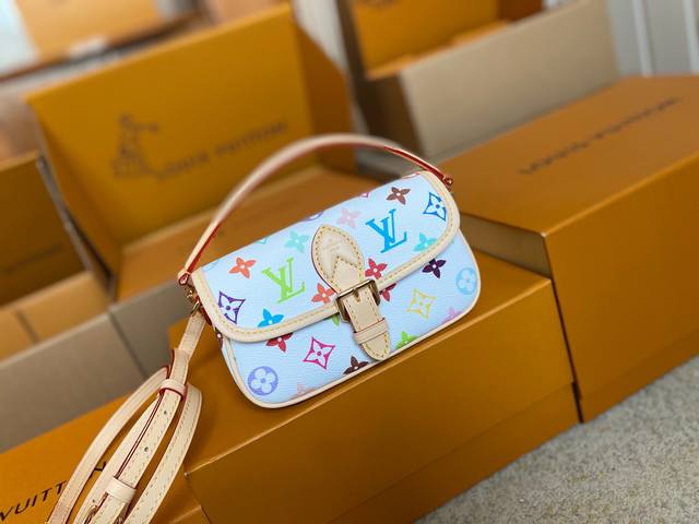 顶级原单 M14194 白彩支持Nxp芯片感应 动态芯片联名村上隆！Nano Diane 法棍手袋Monogram Empreinte皮革的Nano Diane