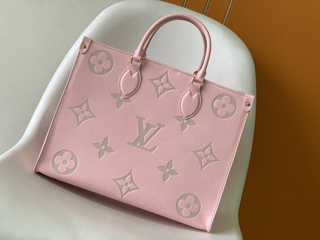 顶级原单 Onthego 中号手袋M45494杏印45495黑印45496白印M46286藕粉Monogram 图先案印染后压印软柔于粒面牛皮 其裕充内里容可纳