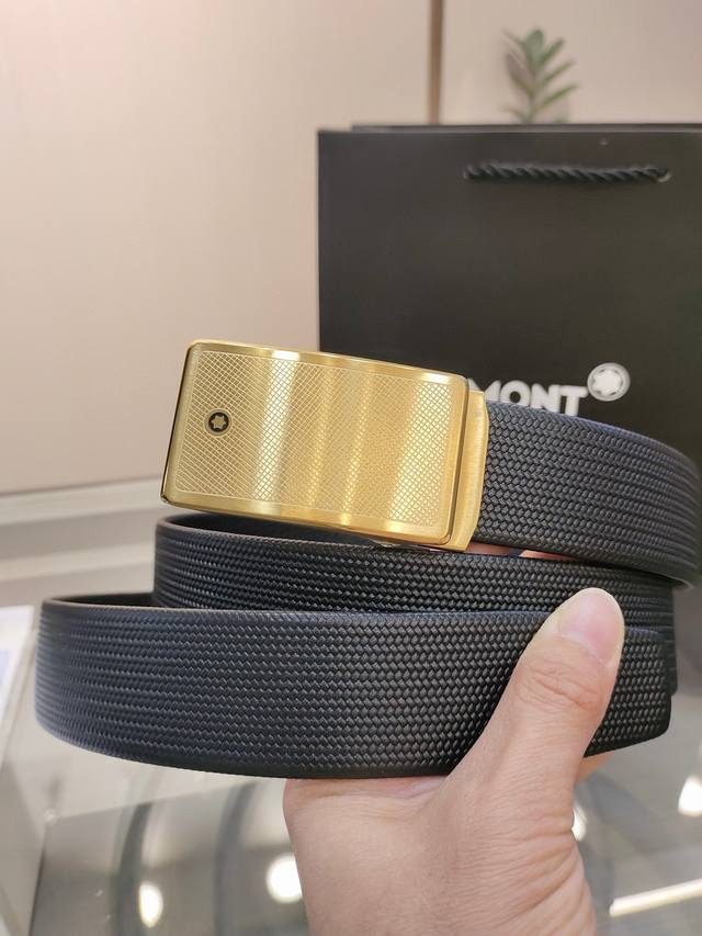 万宝自动扣系列,高端定制,新款无缝自动腰带 宽度3.5Cm,精品钢扣,双面头层牛皮,手感柔软,真材实料 很有质感,时尚经典不失风范,长短可自行裁剪 万宝自动扣系列,高端定制,新款无缝自动腰带 宽度3.5Cm,精品钢扣,双面头层牛皮,手感柔软,真材实料 很有质感,时尚经典不失风范,长短可自行裁剪