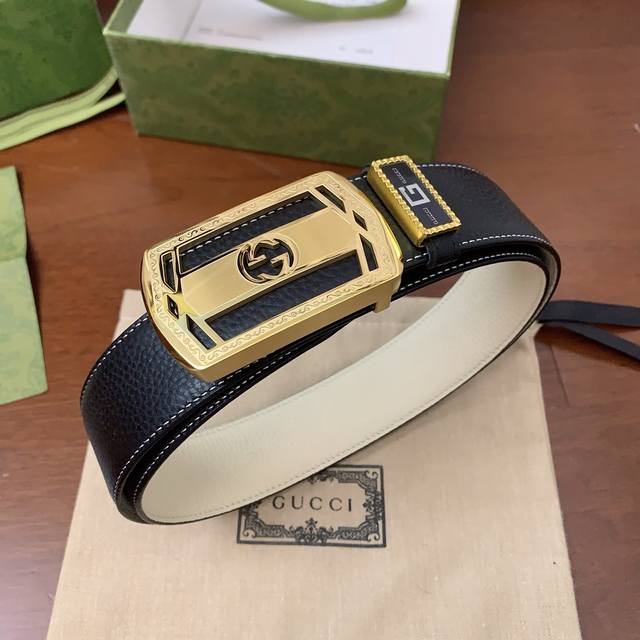 古奇新款更新，双面进口原版皮搭配两面可用，白色线缝制，柔软头层牛皮荔枝纹质感柔软， 细节与专柜零接触，看纹路看做工，皮质保真，宽度3.8Cm 高清实拍大图，保质