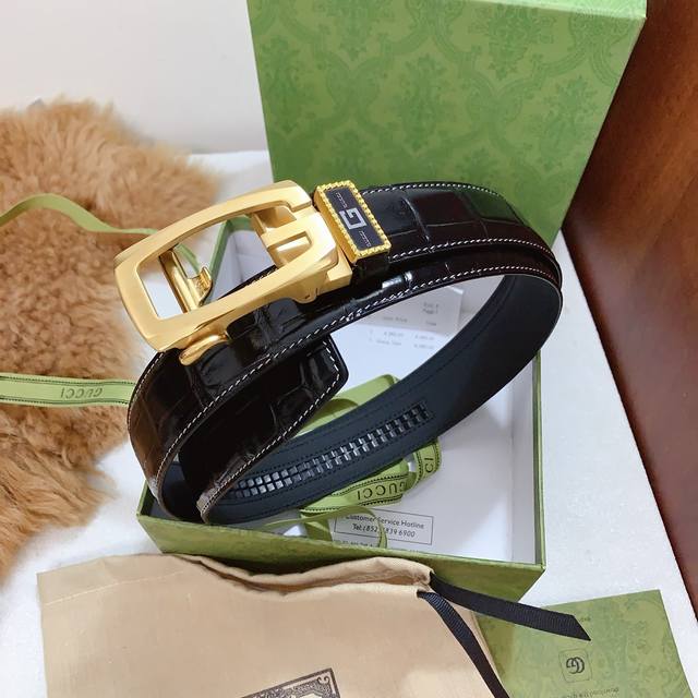 古奇新款同步。高端定制版，配正版包装意大利进口皮，皮感油性无可挑剔，原厂花纹皮料搭配柔软压花横条纹底皮，精品自动钢扣，看货看品质带宽3.4Cm，对版对货，全套包