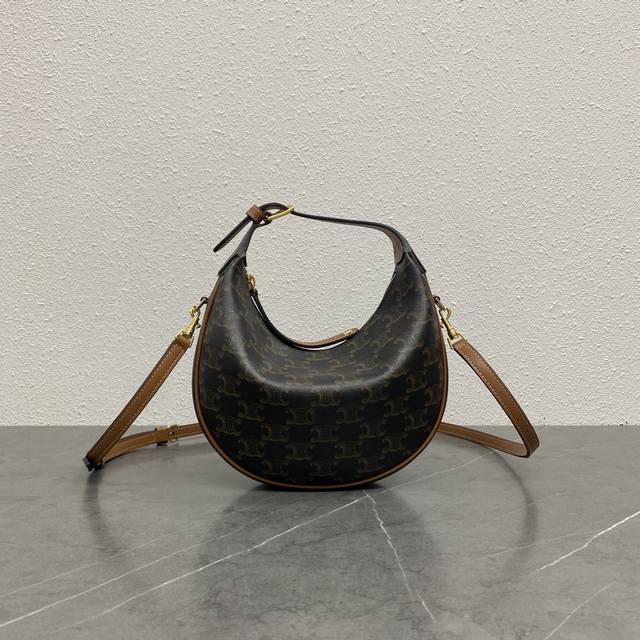 正品级 新品上线 Ce新款Lulu包 这次Ce新出的Lulu包真的绝了一眼就被这个月牙包击中,高级感直接拉满 包身是标志性通体印花,超复古,五金件都是做旧复古风 正品级 新品上线 Ce新款Lulu包 这次Ce新出的Lulu包真的绝了一眼就被这个月牙包击中,高级感直接拉满 包身是标志性通体印花,超复古,五金件都是做旧复古风