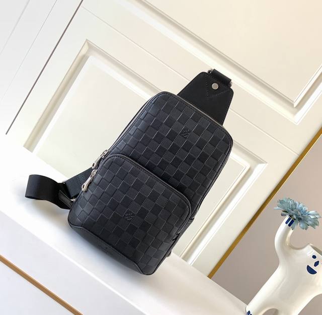 顶级原单 N41720 黑色 皮料是正品法国A级品质、手工 油边细节非常精致 尺寸:21X31X8