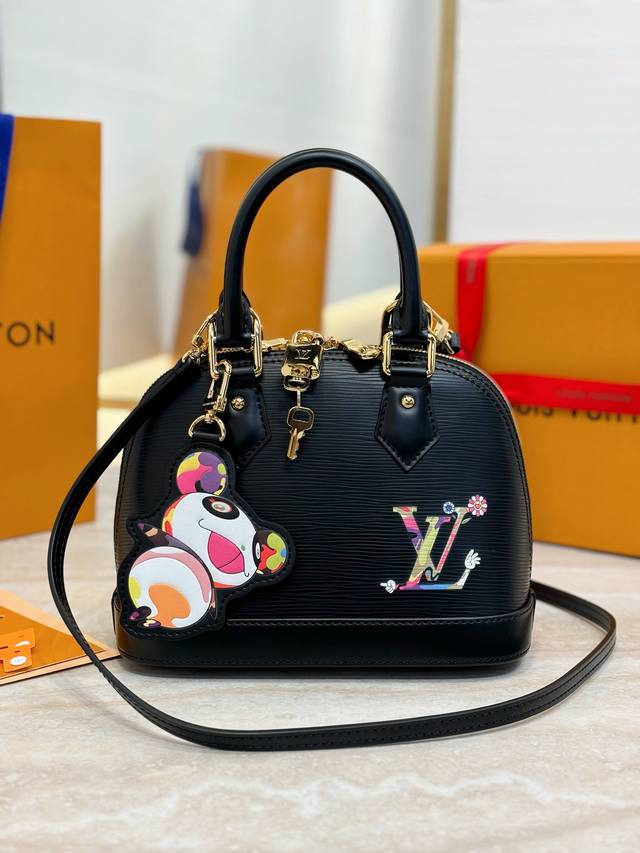 顶级原单 X Tm Alma Bb M13670黑色 個性十足的標誌將這款復刻版Louis Vuitton X Murakami系列的經典Alma Bb手袋重新