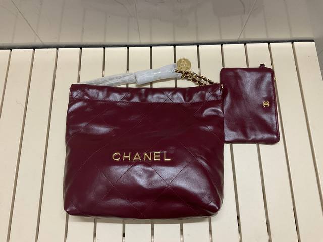 小号Chanel！！！官网对版终于出手了：型号207-1中号：39X42X8Cm 207-1：小号：35X37X7Cm：年春新款现货：牛皮系列，小牛皮珍光亮丽，