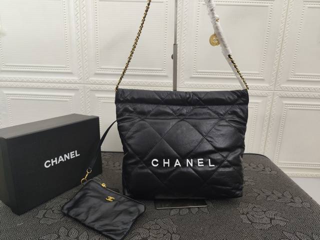小号Chanel!!!官网对版终于出手了:型号207-1中号:39X42X8Cm 207-1:小号:35X37X7Cm:年春新款现货:牛皮系列,小牛皮珍光亮丽, 小号Chanel!!!官网对版终于出手了:型号207-1中号:39X42X8Cm 207-1:小号:35X37X7Cm:年春新款现货:牛皮系列,小牛皮珍光亮丽,