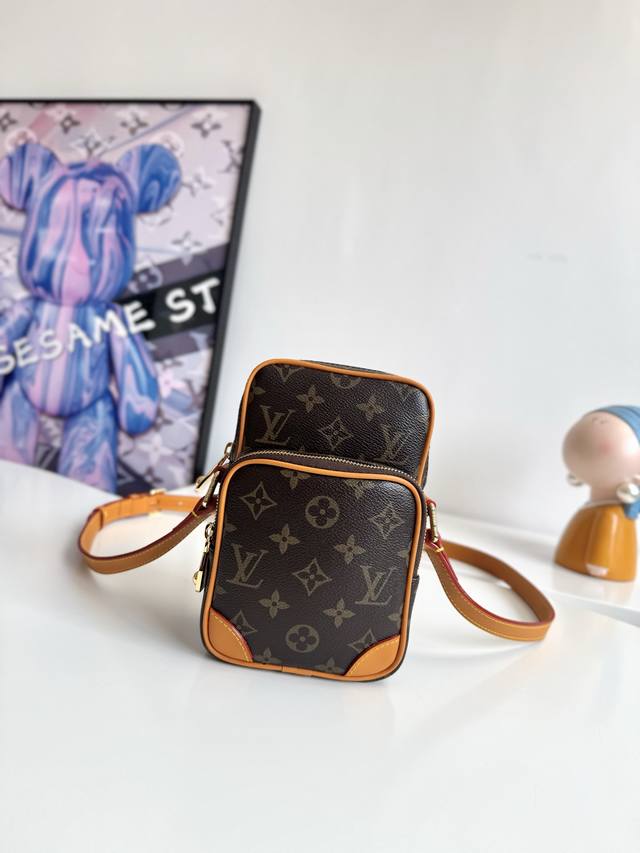 配全套专柜包装』 海外原单M14014独家实拍！时尚的 Amazone 斜挎包取材 Monogram 帆布，包角、镶边和可拆卸背带均采用做旧皮革。Pharrel