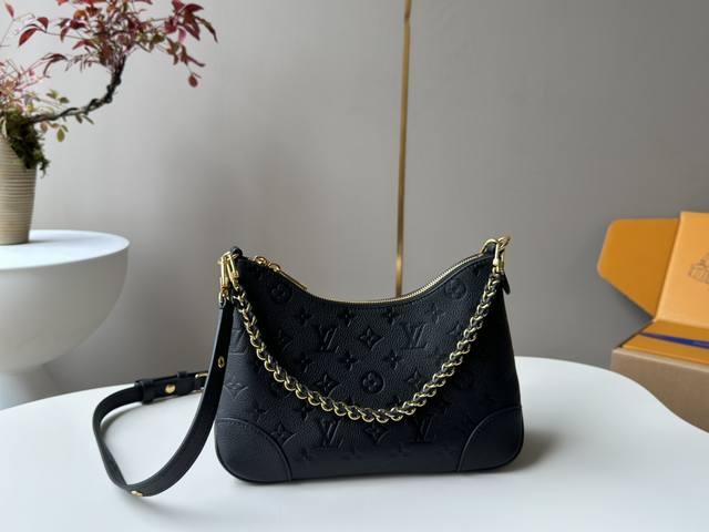 特级Mb芯片版原厂皮 本款Boulogne 手袋选用 Monogram Empreinte 皮革重绎经典设计， 型号：M12930黑色动态芯片版 材料：A级全钢