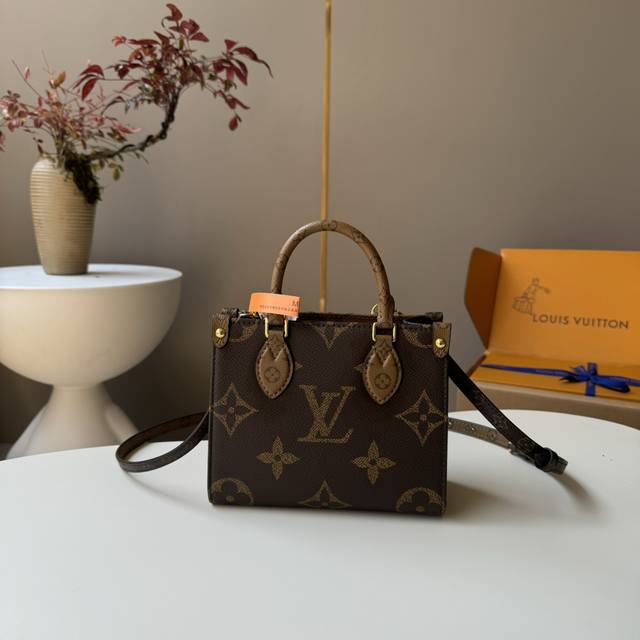 特级Mb原厂皮 Saumur Bb手袋 型号：M46839 材料：A+级全钢五金，进口高弹面料 包装：全套特级免税Mb包装 尺寸：18*15*8.5Cm