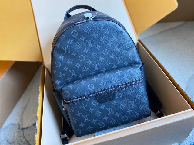 M22558 Mb免税包包 全钢五金 支持Nxp芯片感应 动态芯片本款 Discovery 小号双肩包取材 Monogram Eclipse 帆布,以更为紧凑的 M22558 Mb免税包包 全钢五金 支持Nxp芯片感应 动态芯片本款 Discovery 小号双肩包取材 Monogram Eclipse 帆布,以更为紧凑的