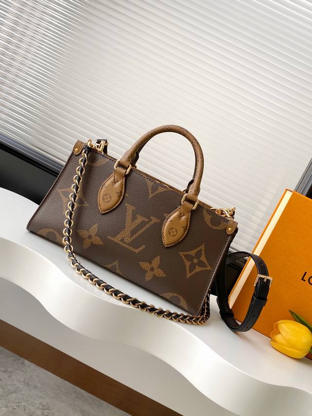 动态163C01芯片 顶级原单加强版 M14236 本款 Onthego East West 手袋以涂层帆布呈现 Monogram Giant 元素，与 Mon