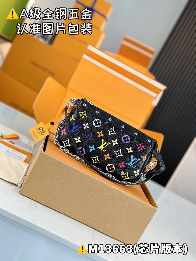 内部价 特级Mb高弹面料 Lv X Tm Pochette Accessoires 手袋 型号：M13663 材料：A+级全钢五金，进口高弹面料 包装：全套特级