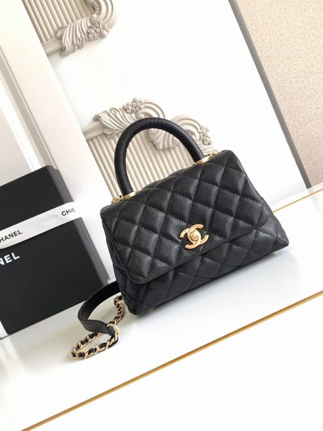 As2215 14K金 Cocohandle经典款几乎是王炸 进口小颗球纹牛皮手提口盖包 没有买原版是看不出的 买来的原版都拆了开发 :19X13X9Cm As2215 14K金 Cocohandle经典款几乎是王炸 进口小颗球纹牛皮手提口盖包 没有买原版是看不出的 买来的原版都拆了开发 :19X13X9Cm