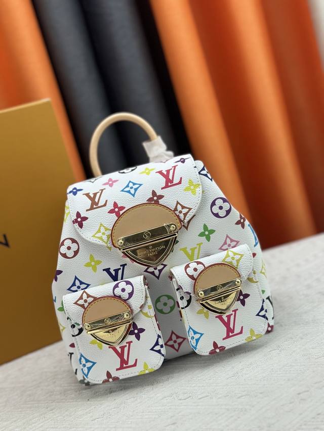 升级原版 M13081 M46836 本款 Venice 双肩包取材涂层帆布,以日本艺术家村上隆笔下的鲜明色调描绘 Monogram 图案,彰显路易威登 X 村 升级原版 M13081 M46836 本款 Venice 双肩包取材涂层帆布,以日本艺术家村上隆笔下的鲜明色调描绘 Monogram 图案,彰显路易威登 X 村