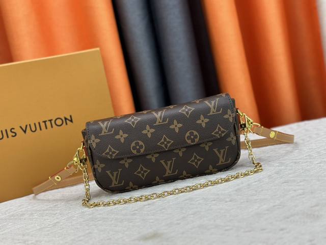 蜡皮 M82210 M81911 Wallet On Chain Ivy 手袋取材 Monogram 帆布，灵感源自 2000 年代的 Sac Recoleta