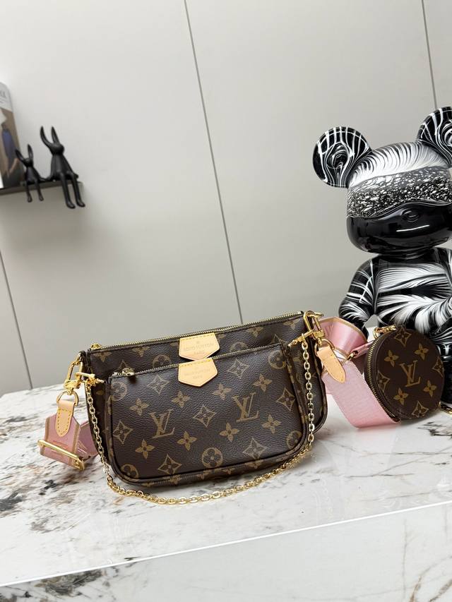 顶级原单 M44813绿色 M44840粉色 M44823。Multi Pochette Accessories 手袋以 Monogram 帆布构筑三件合一的活