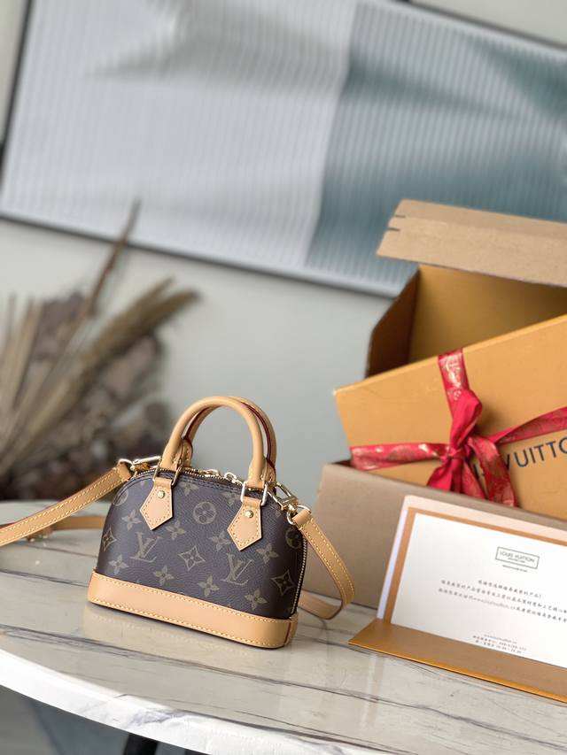 顶级原单M82717 黄皮 迷你贝壳包系列 New Launch Nano Alma 手袋 用微型版本再现象征性的阿尔玛包的纳米阿尔玛。与天然皮革材质的装饰相协