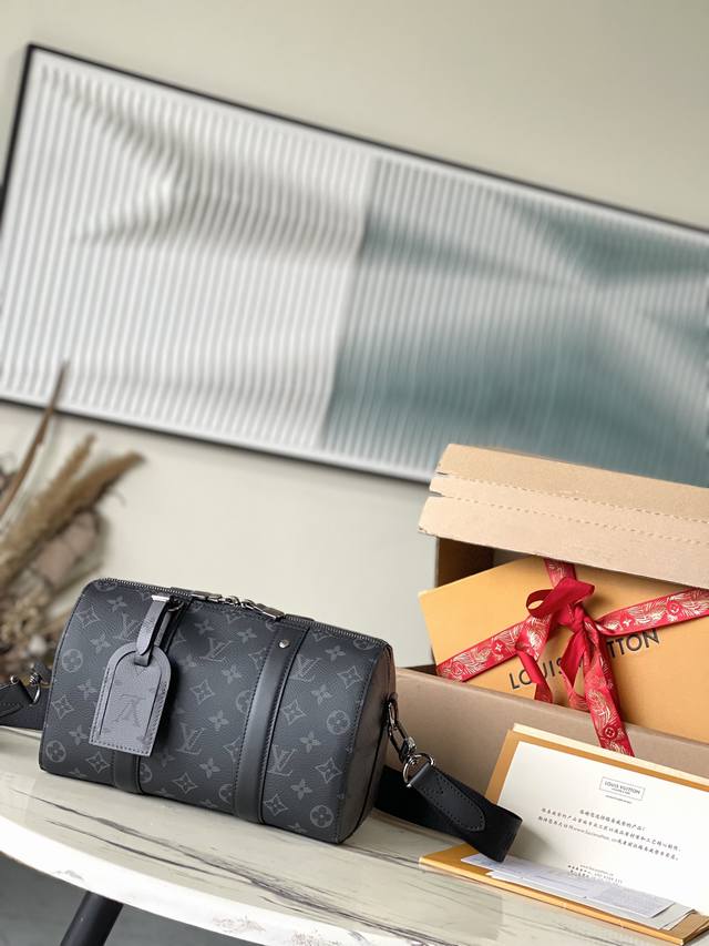 顶级原单M45936 支持专柜验货 免税货拍摄图跟产品一致无拆包装。该产品为市场独家免税货属最高端产品.支持验货.本产品已通过严格检验无瑕疵、触摸产品请带上手套