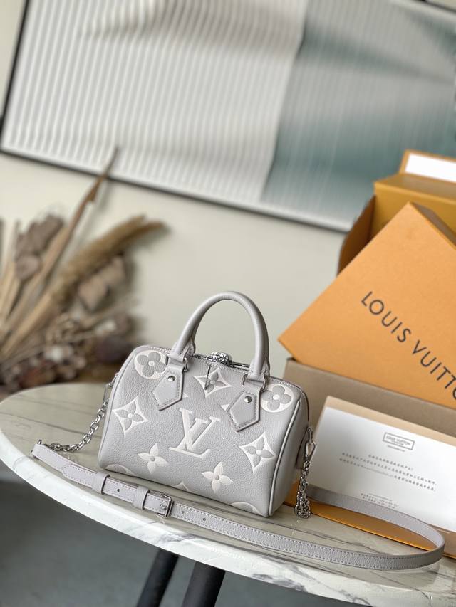 头层皮 顶级原单M14207 本款Speedy Bandouliere 20手袋为Monogram Empreinte皮革染雅致色调，彰显Lvmilkyway系