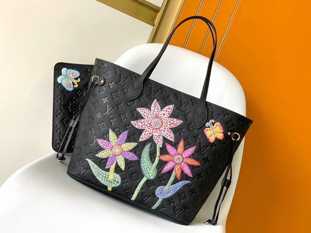M21733黑色花朵M21733白色花朵 原单当季新款Neverfull 中号手袋本款 Neverfull 原单 M21733全皮压花花朵波点圆点涂鸦草间弥生丝