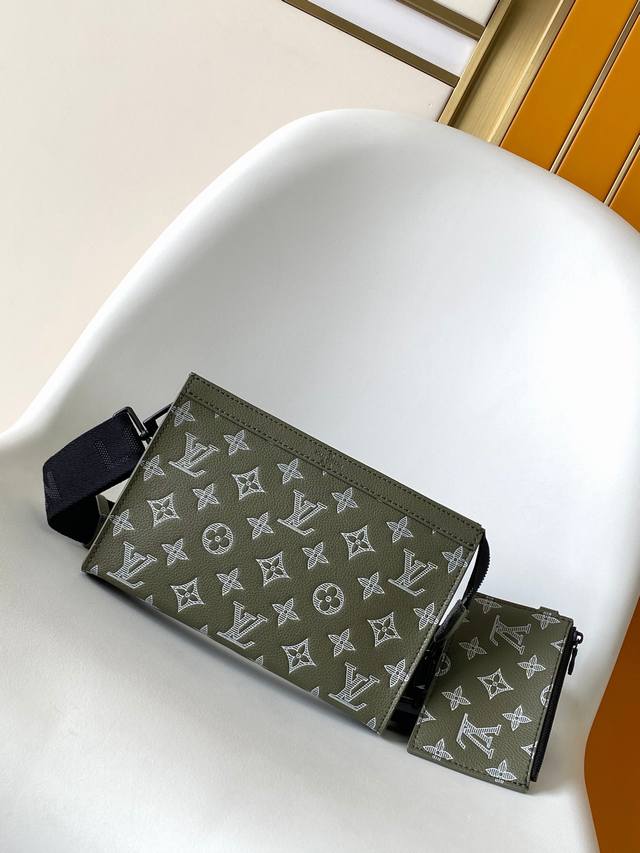 163C01 芯片 M13197顶级原单独家实拍 M83384压印花蓝 這款混合風格的Gaston隨身錢包以Monogram塗層帆布和色彩相襯的Taga牛皮製作