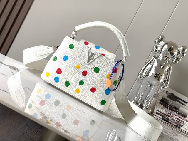 特级原厂，专供代购，M21636白 详细特征21 X 14 X 8 厘米